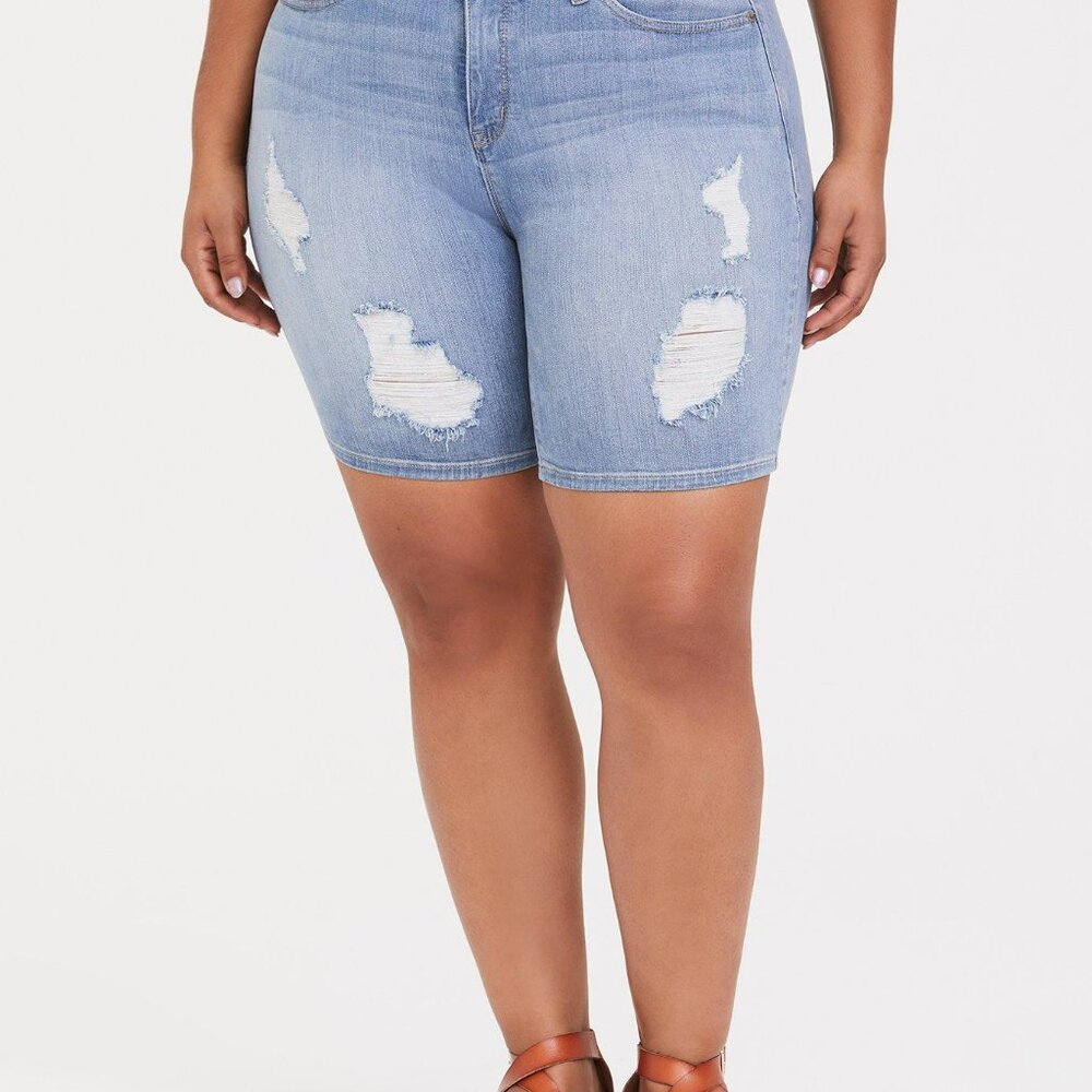 Torrid Sky High Skinny Mid Bermuda Short - Premium Stretch Light Wash